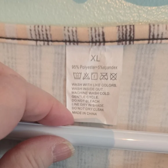 Long Sleeve Abstract Pattern Dress - Picture 5 of 5